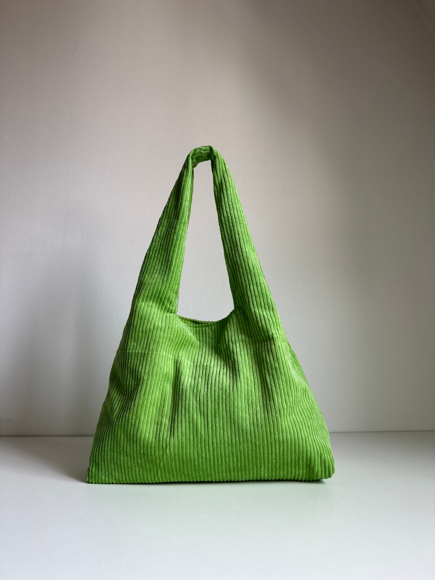Marlisa Strauss Triangle Bag Cord apple