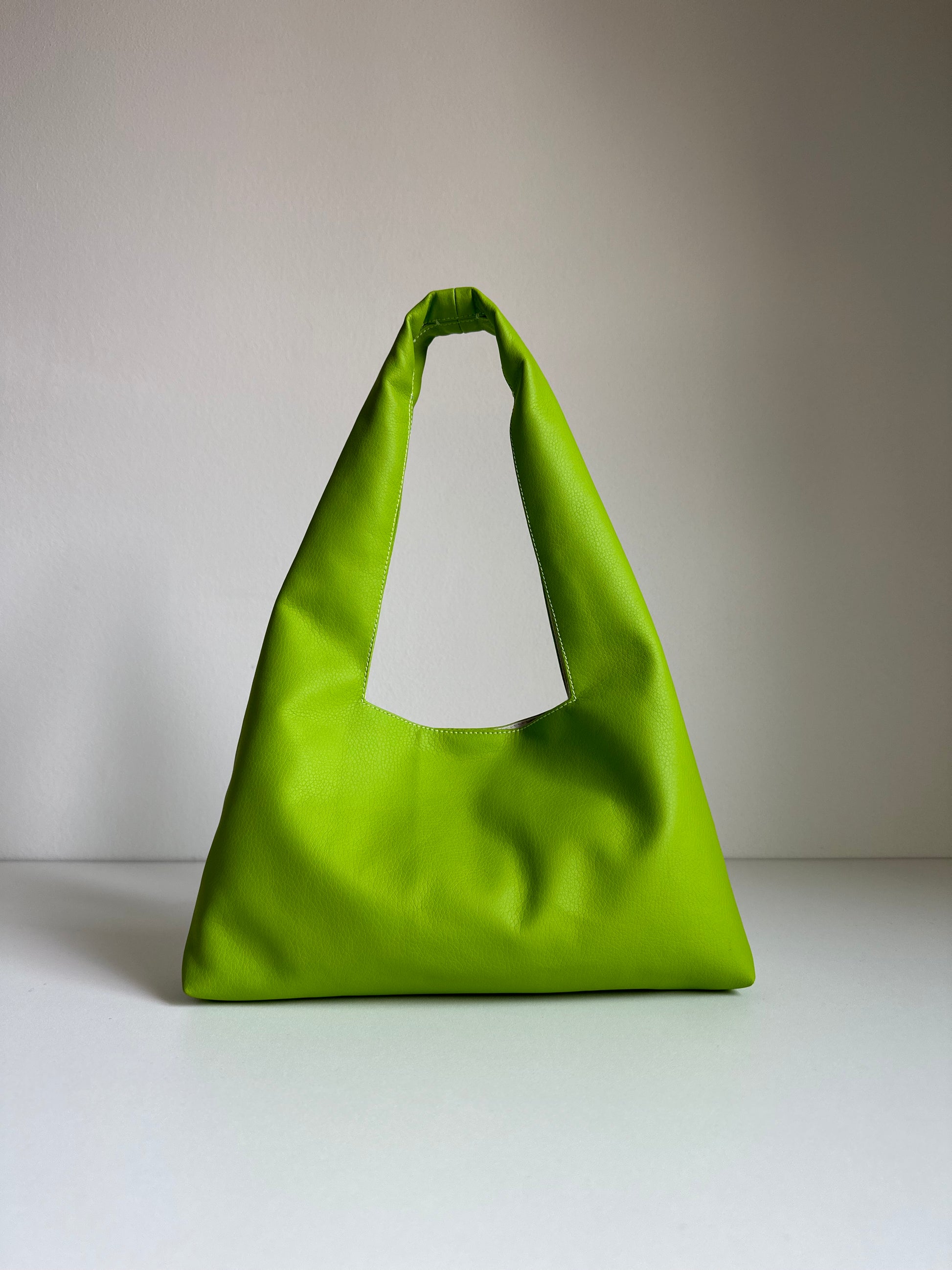 Marlisa Strauss Triangle Bag Apple matte
